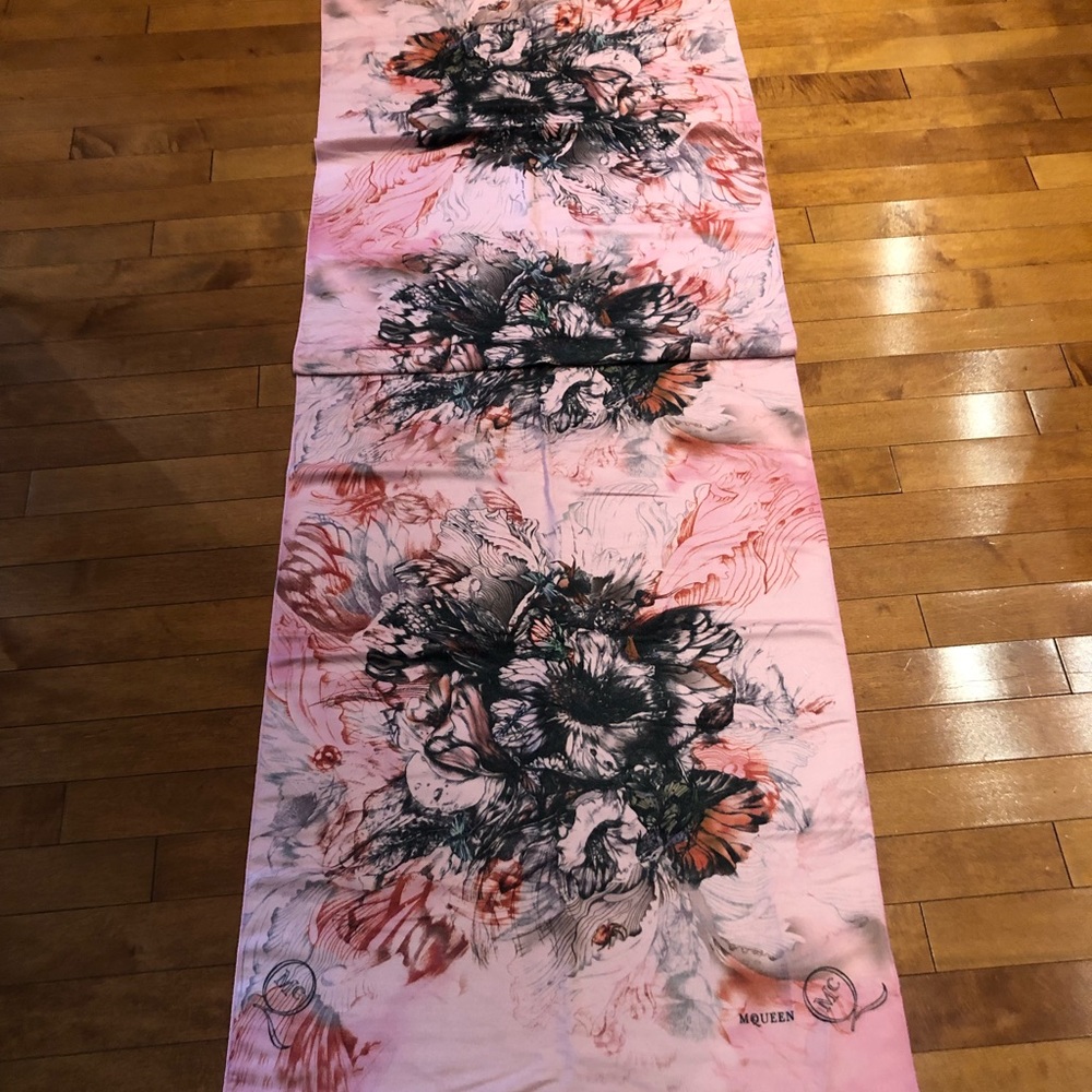 COPY - Shawl scarf muted colour print brand new. Pink tones